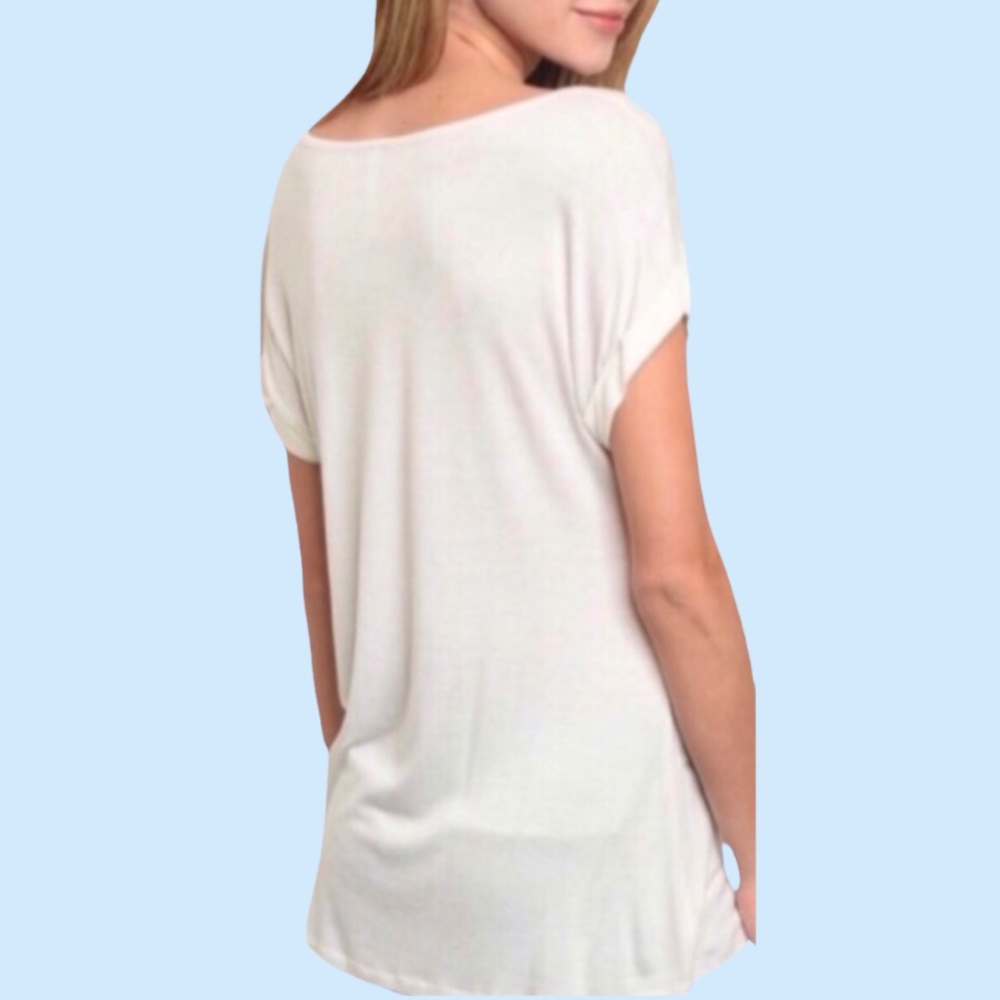 ❌DONATED❌Ivory Off White Graphic “Oops” Lips Print Tee Top - Picture 2 of 10